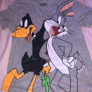 Looney tunes graphic tee!